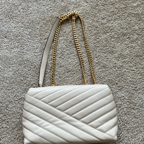 Tory Burch small Kira chevron convertible shoulder bag in cream white - Picture 3 of 16